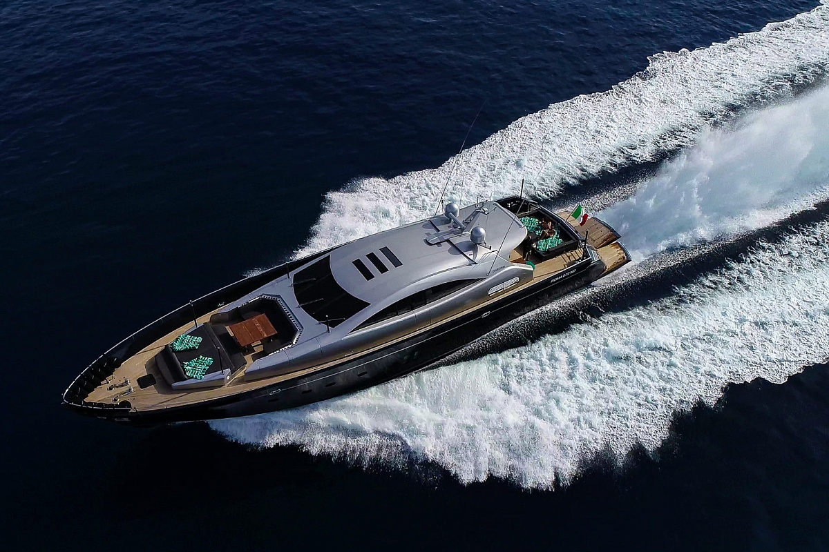 Аренда мега яхты 	Italcraft 105 Alemia В Италии